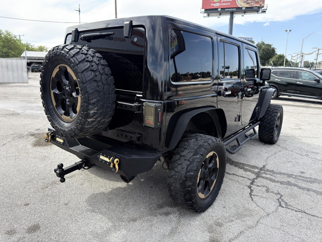 Jeep Wrangler Unlimited Sahara 4WD 2014