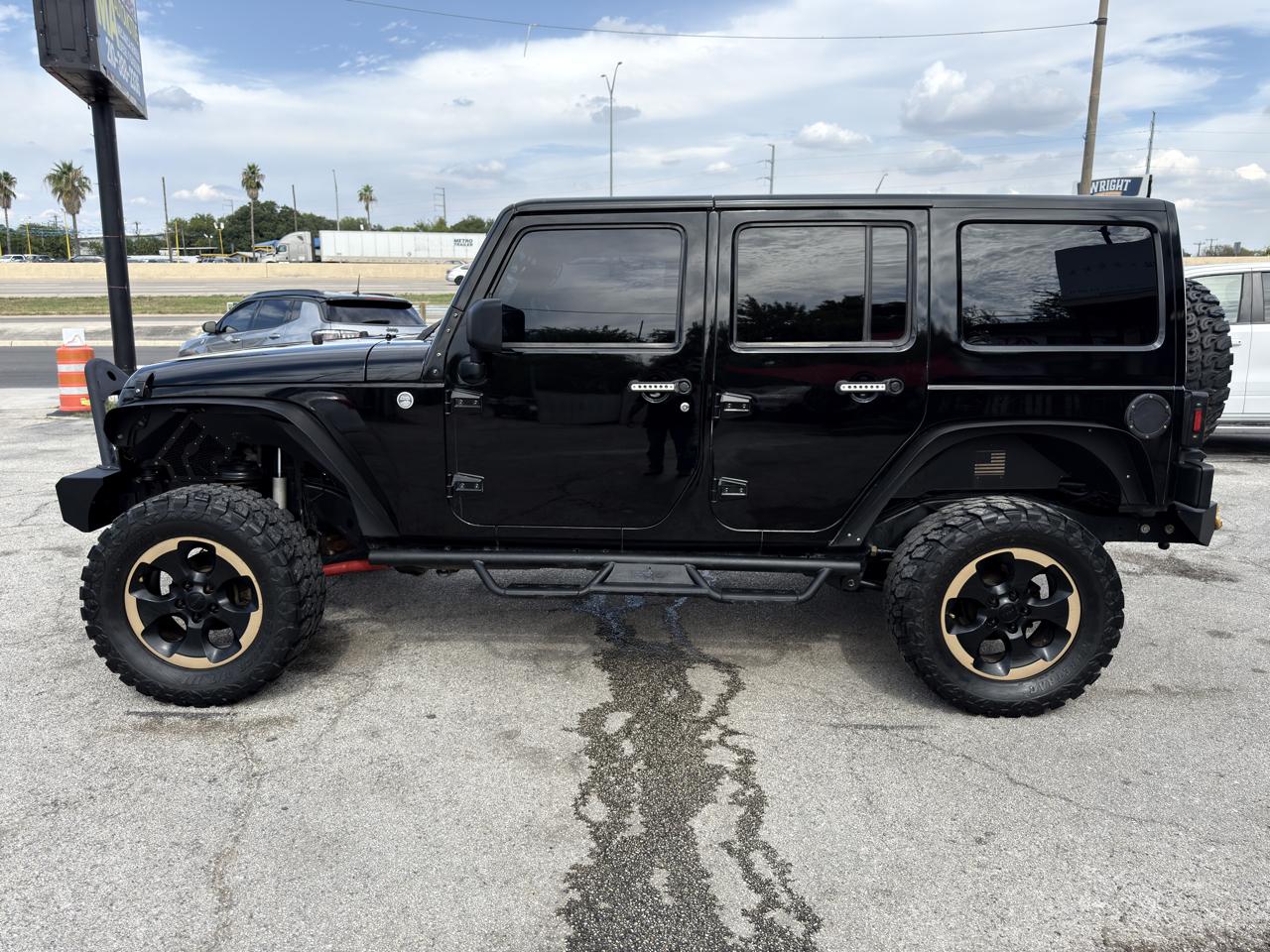 Jeep Wrangler Unlimited Sahara 4WD 2014