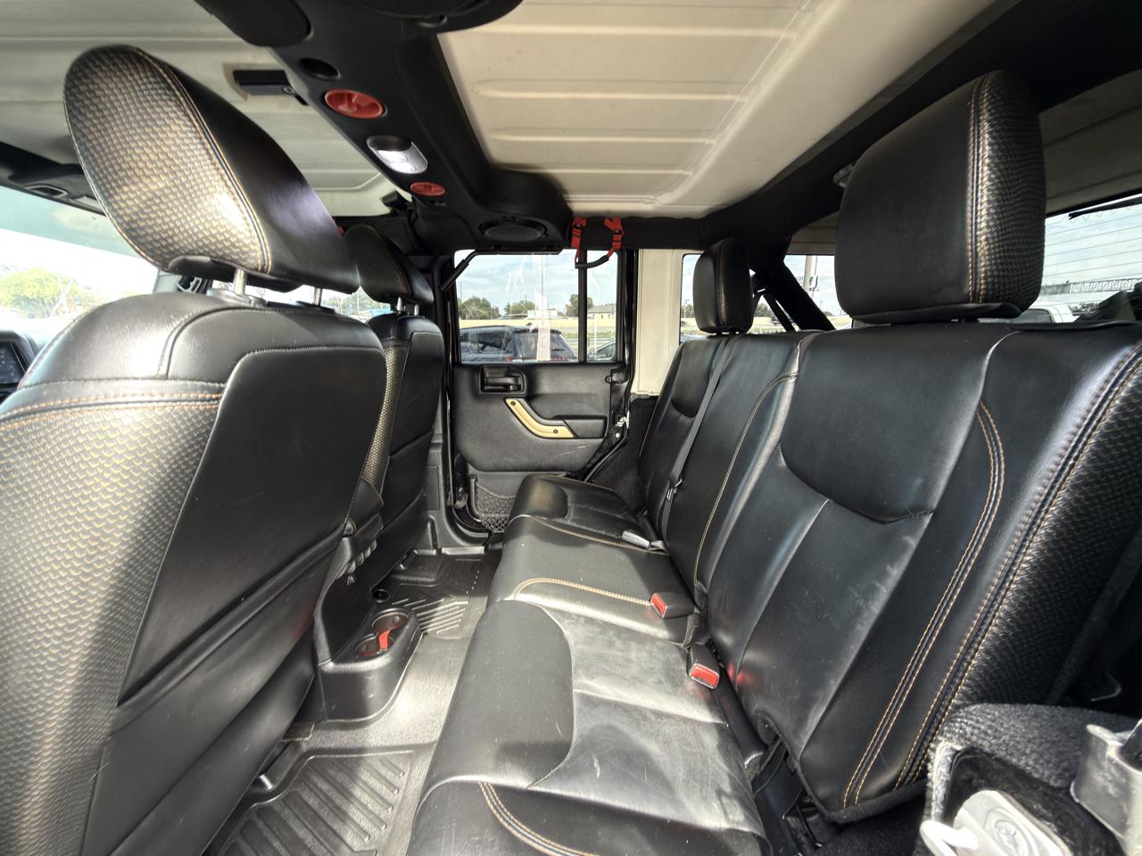Jeep Wrangler Unlimited Sahara 4WD 2014