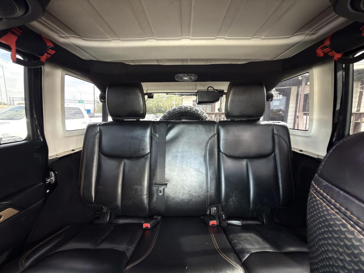 Jeep Wrangler Unlimited Sahara 4WD 2014