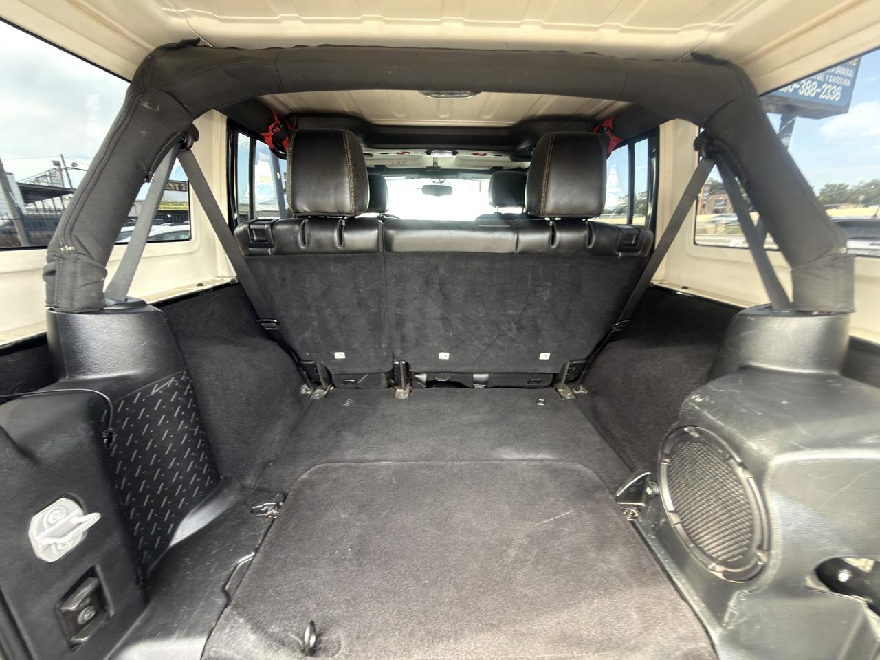 Jeep Wrangler Unlimited Sahara 4WD 2014