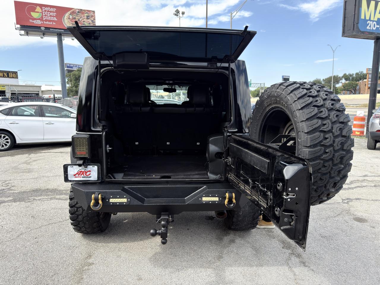 Jeep Wrangler Unlimited Sahara 4WD 2014