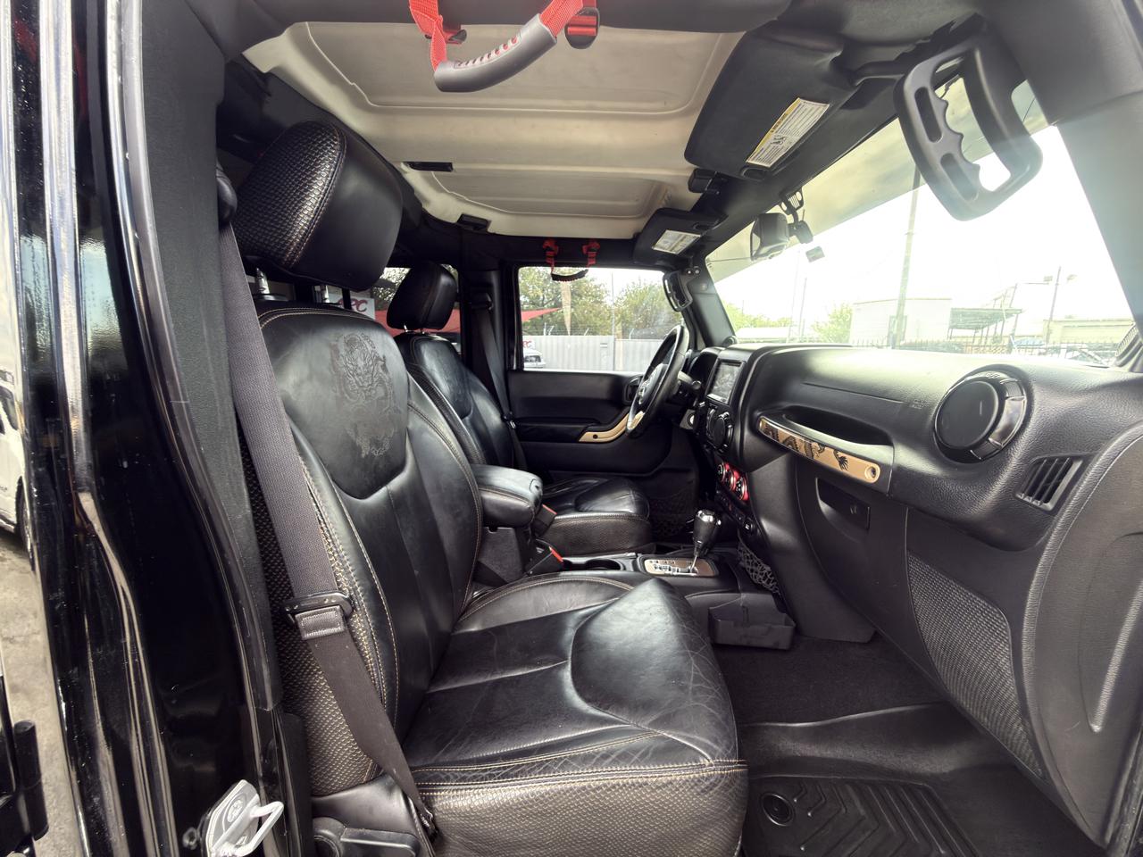 Jeep Wrangler Unlimited Sahara 4WD 2014