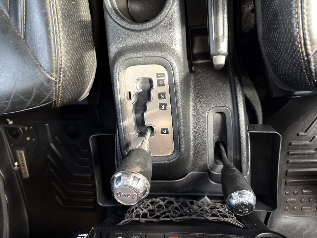 Jeep Wrangler Unlimited Sahara 4WD 2014
