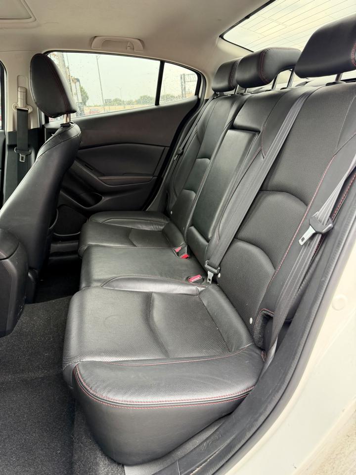 Mazda MAZDA3 s Grand Touring AT 4-Door 2015