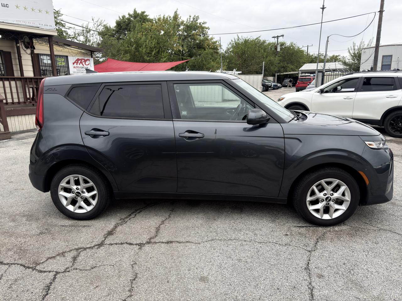 Kia Soul LX CVT 2021