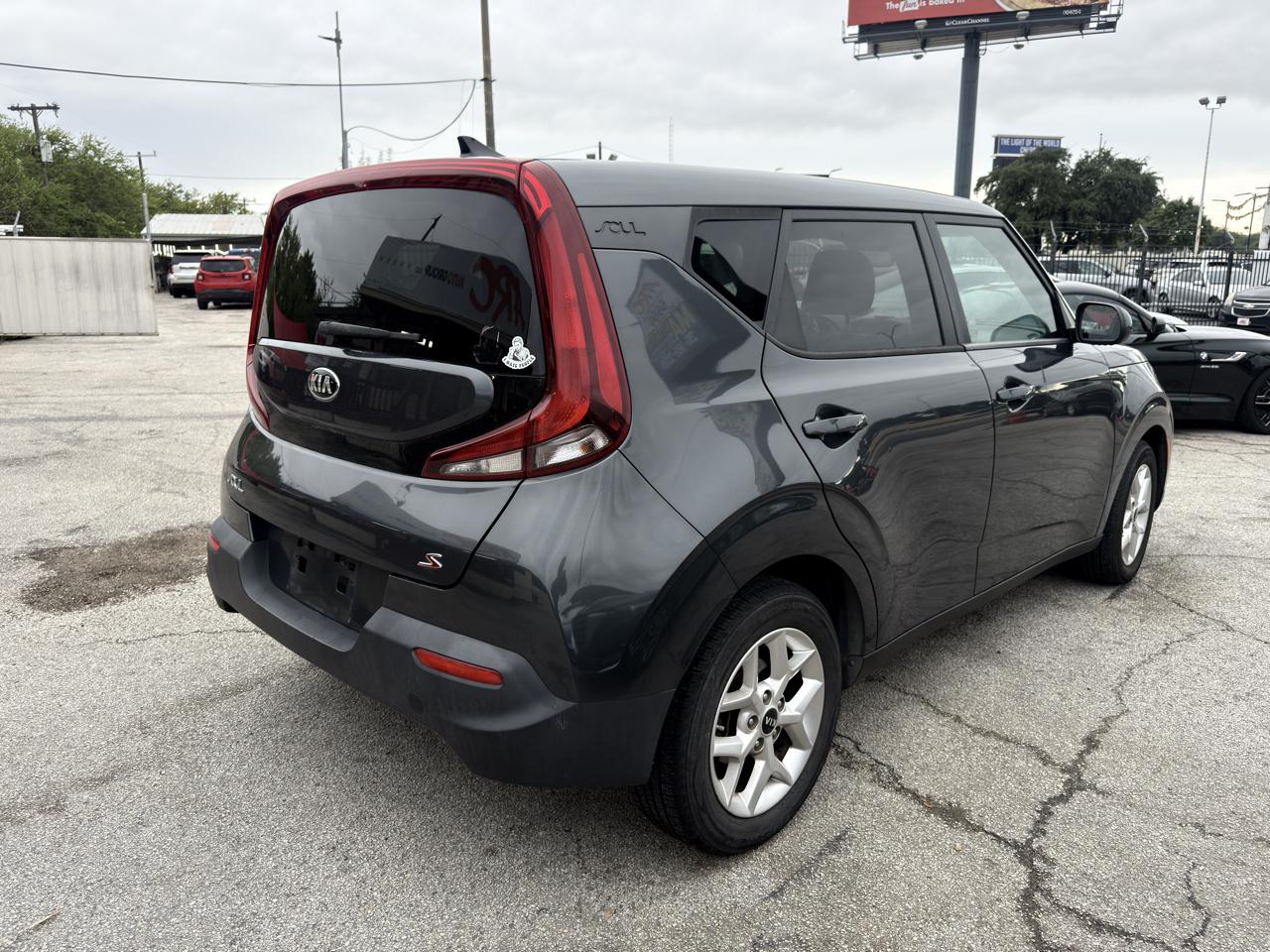 Kia Soul LX CVT 2021