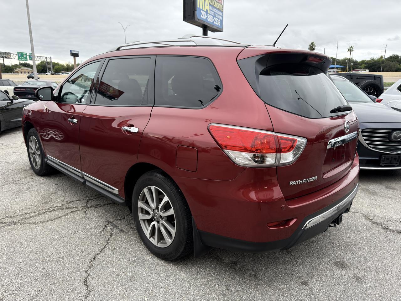 Nissan Pathfinder S 2WD 2014
