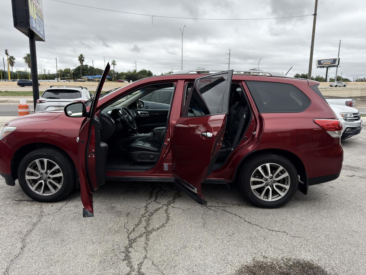Nissan Pathfinder S 2WD 2014