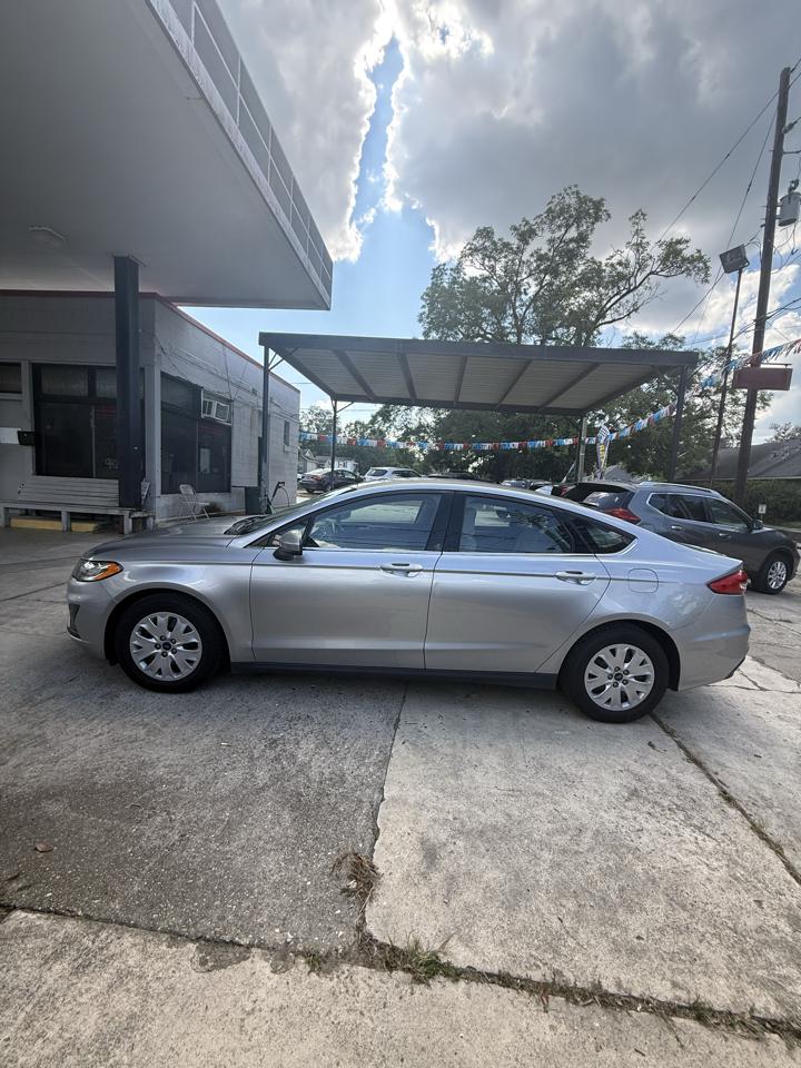 Ford Fusion S 2020