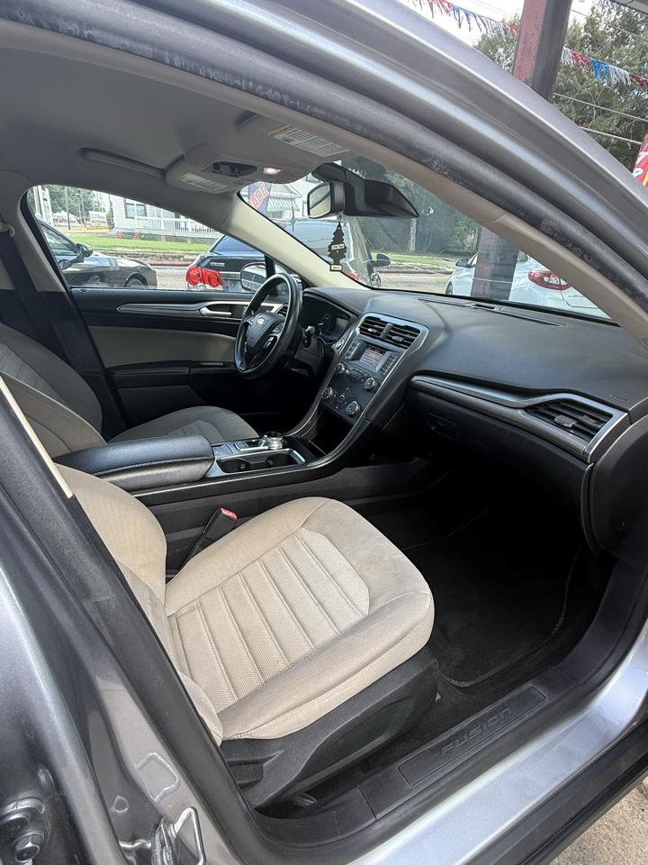 Ford Fusion S 2020