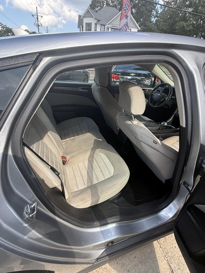Ford Fusion S 2020
