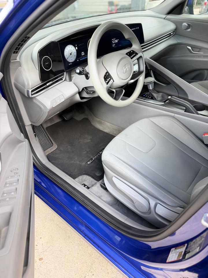 Hyundai Elantra SEL 2024