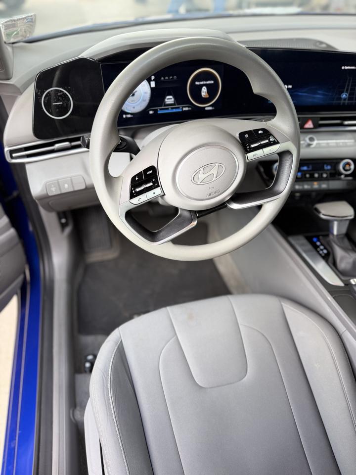 Hyundai Elantra SEL 2024