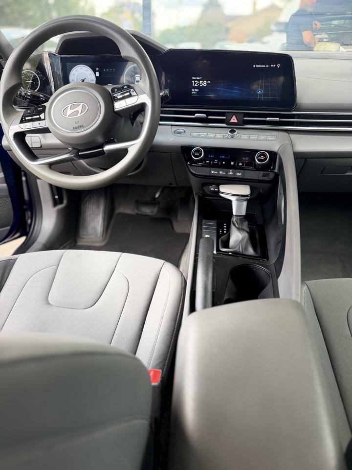 Hyundai Elantra SEL 2024