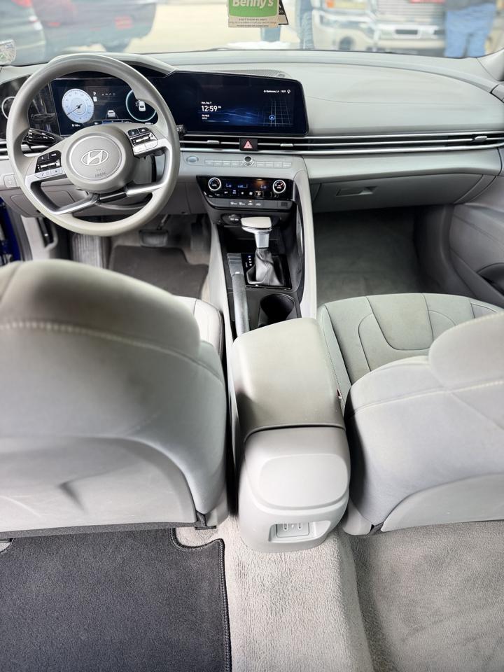 Hyundai Elantra SEL 2024