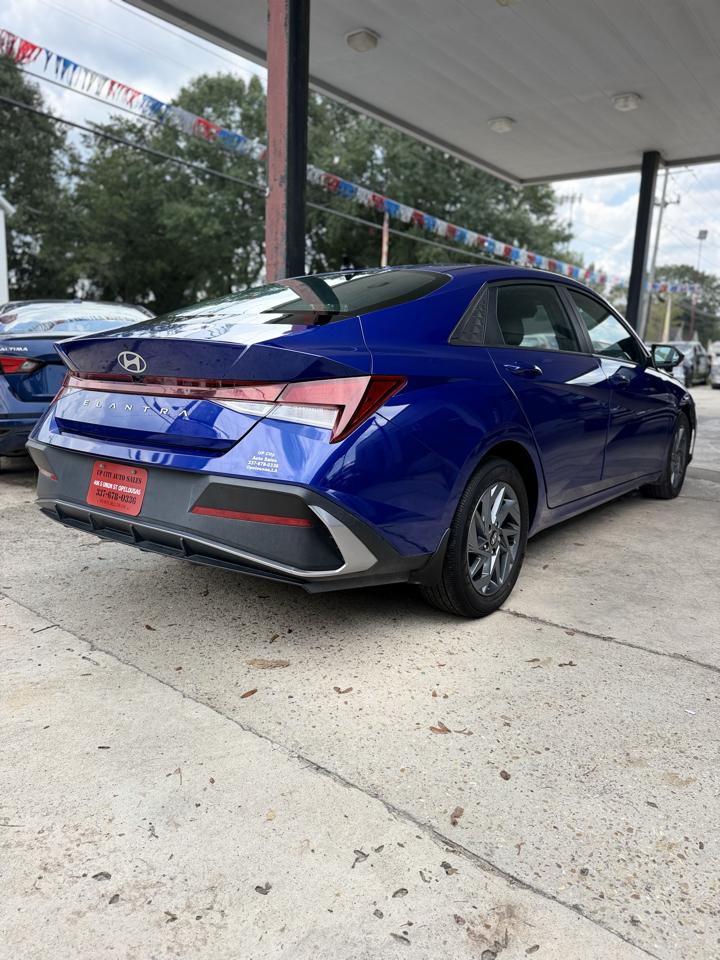 Hyundai Elantra SEL 2024