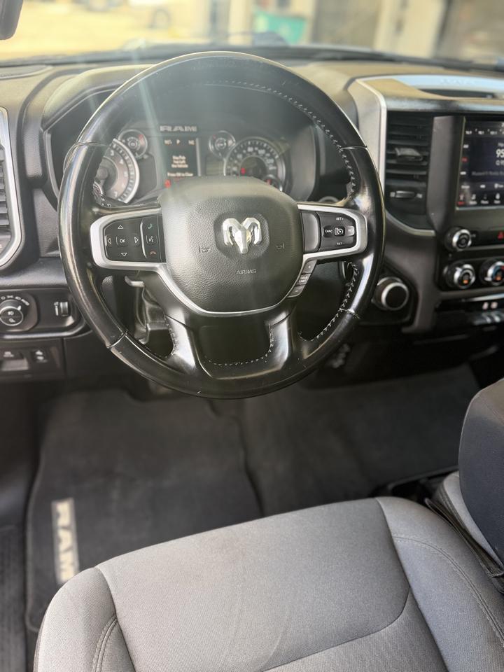 RAM 1500 Big Horn Crew Cab SWB 4WD 2021