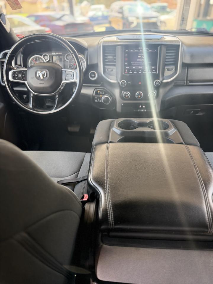 RAM 1500 Big Horn Crew Cab SWB 4WD 2021