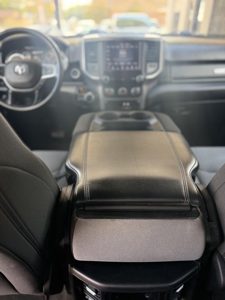 RAM 1500 Big Horn Crew Cab SWB 4WD 2021