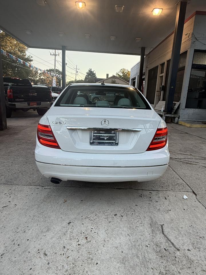 Mercedes-Benz C-Class C250 Luxury Sedan 2012