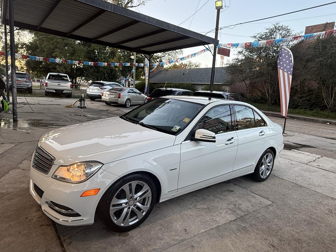 Mercedes-Benz C-Class C250 Luxury Sedan 2012