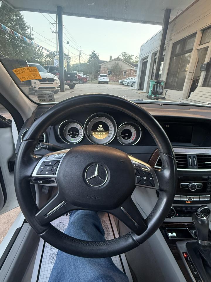 Mercedes-Benz C-Class C250 Luxury Sedan 2012