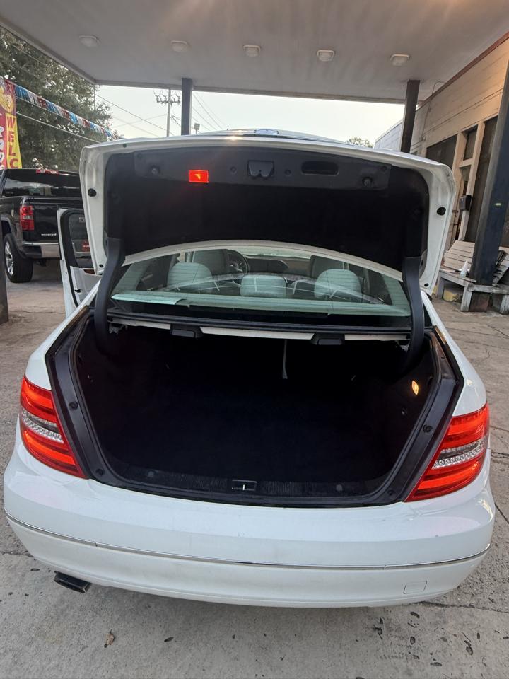 Mercedes-Benz C-Class C250 Luxury Sedan 2012