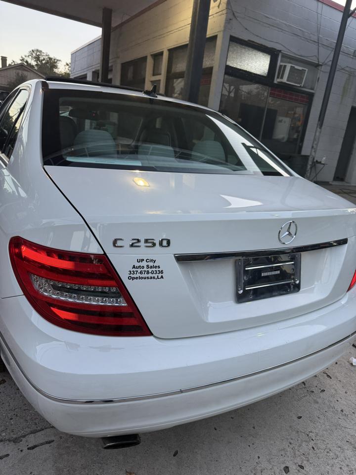 Mercedes-Benz C-Class C250 Luxury Sedan 2012
