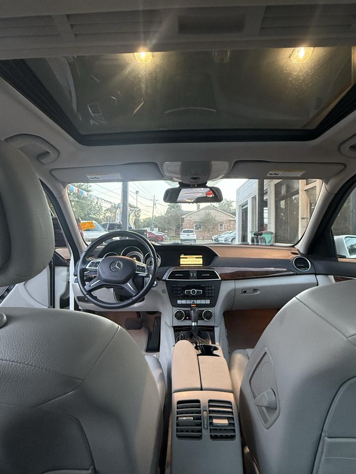 Mercedes-Benz C-Class C250 Luxury Sedan 2012