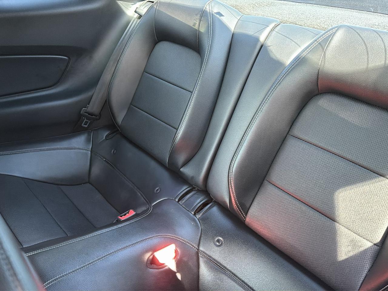 2019 Ford Mustang GT Premium - Photo 16