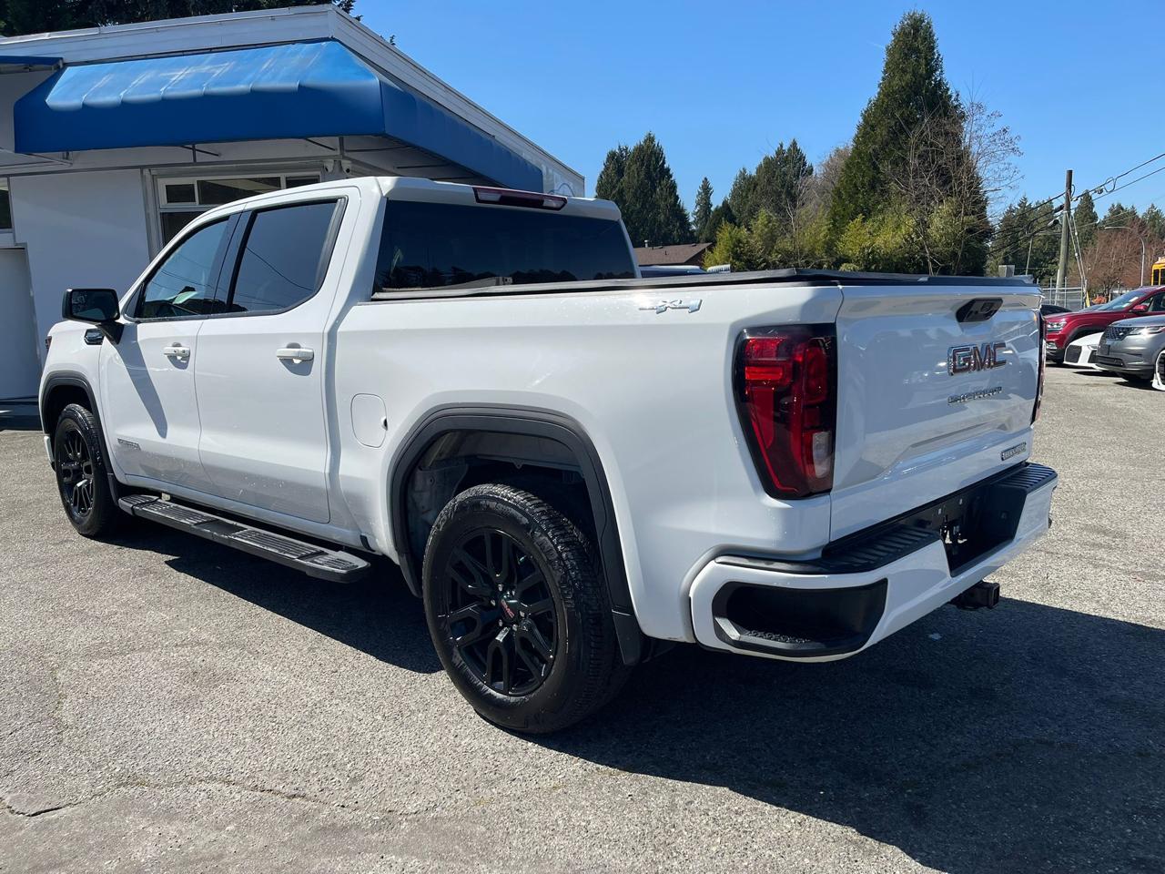 GMC Sierra 1500 4WD Crew Cab 147" Elevation 2024