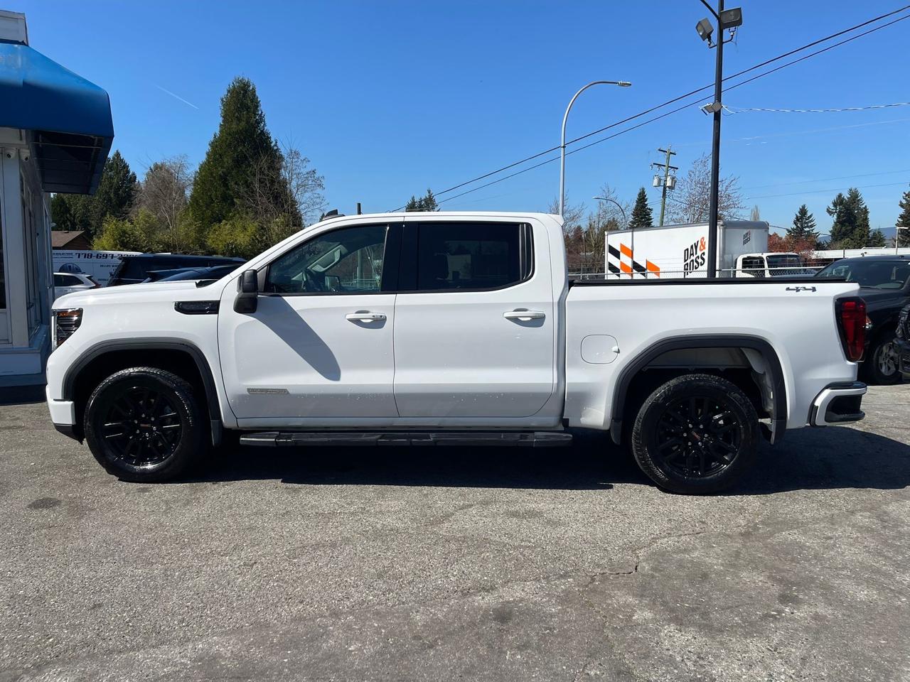 GMC Sierra 1500 4WD Crew Cab 147" Elevation 2024