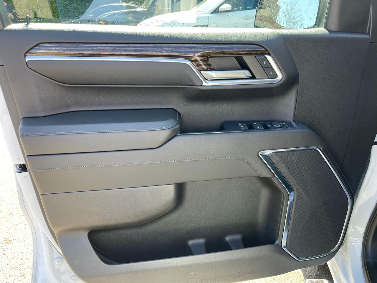 GMC Sierra 1500 4WD Crew Cab 147" Elevation 2024