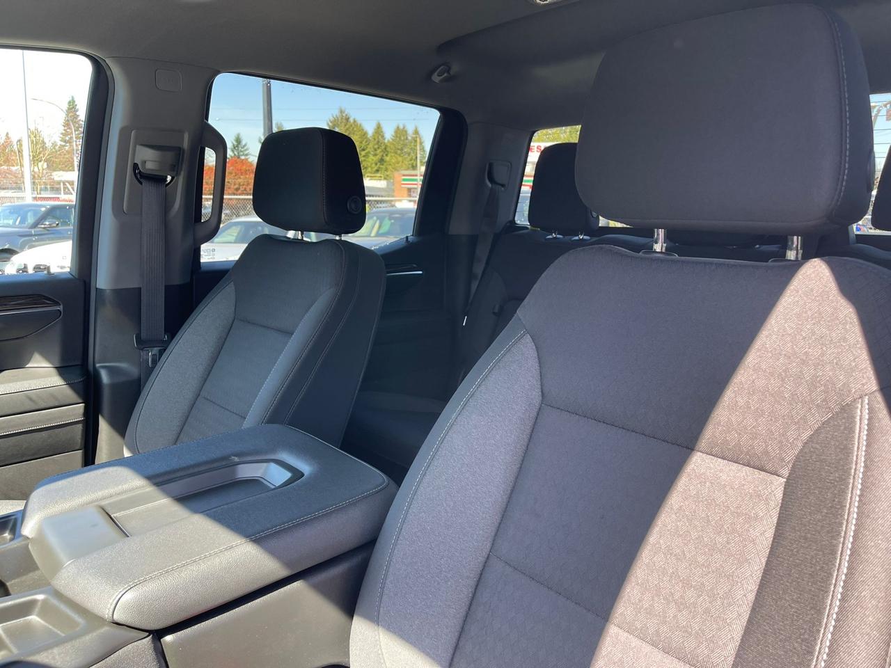 GMC Sierra 1500 4WD Crew Cab 147" Elevation 2024