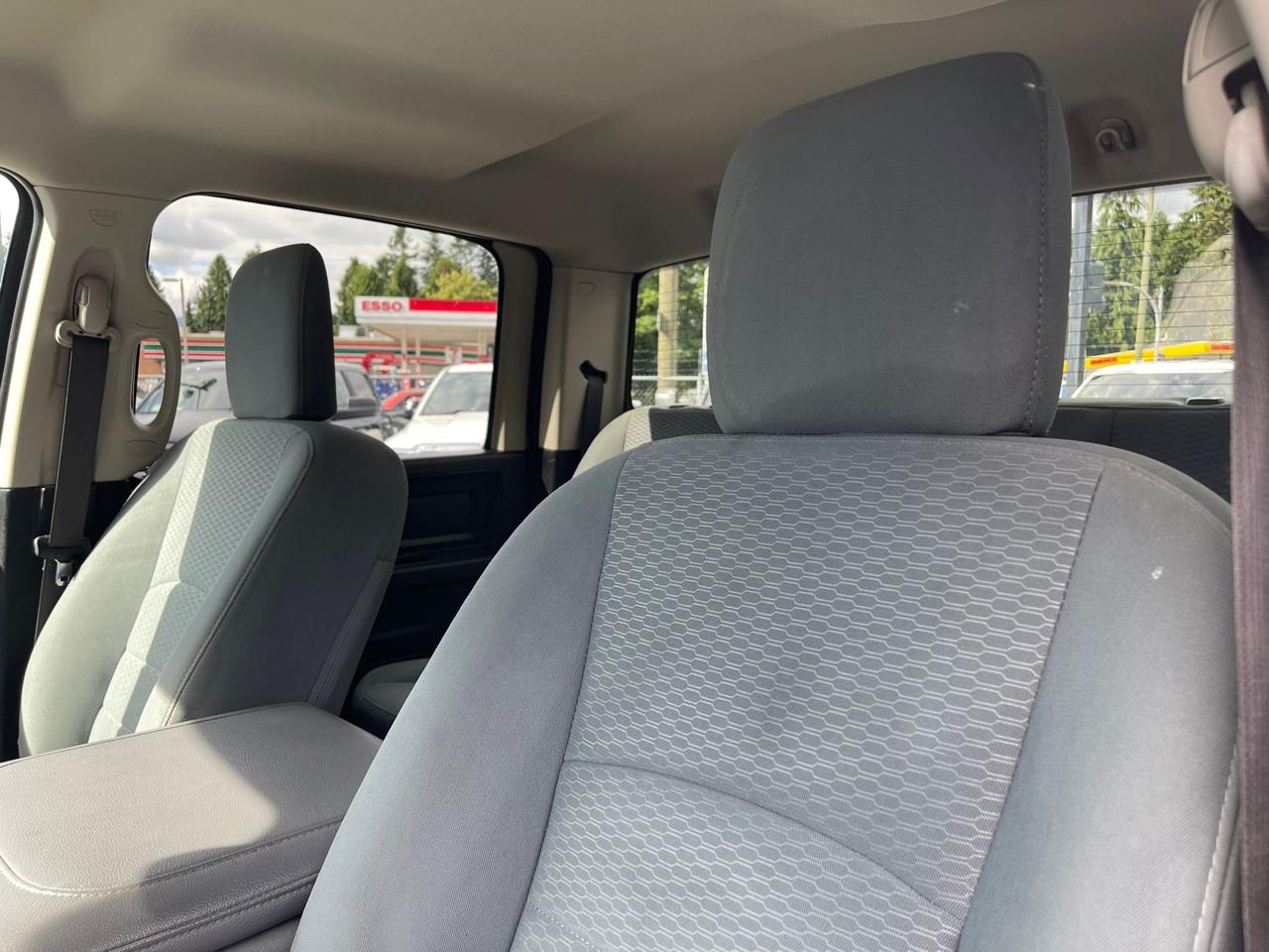 RAM 1500 Classic ST 4x4 Crew Cab 5'7" Box 2019
