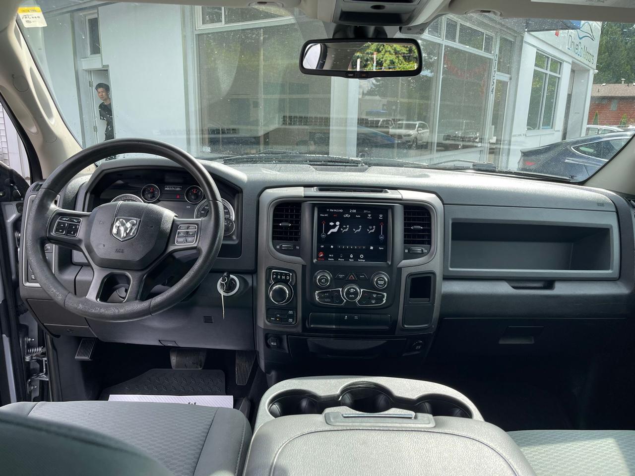 RAM 1500 Classic ST 4x4 Crew Cab 5'7" Box 2019