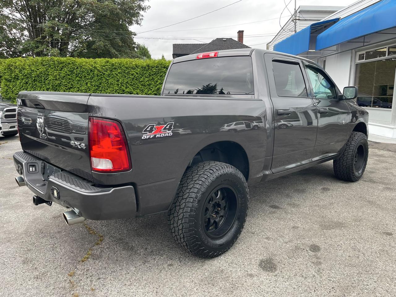 RAM 1500 Classic Express 4x4 Crew Cab 5'7" Box 2020