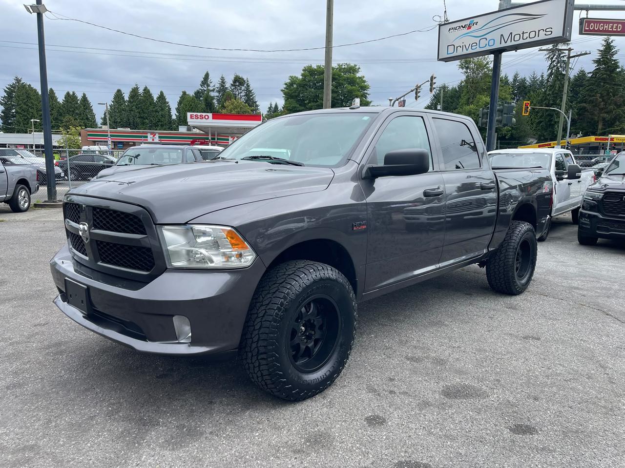 RAM 1500 Classic Express 4x4 Crew Cab 5'7" Box 2020