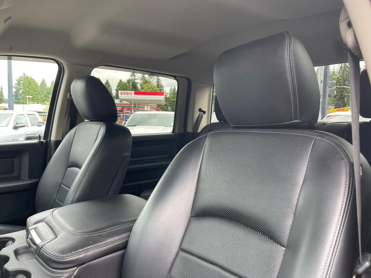 RAM 1500 Classic Express 4x4 Crew Cab 5'7" Box 2020