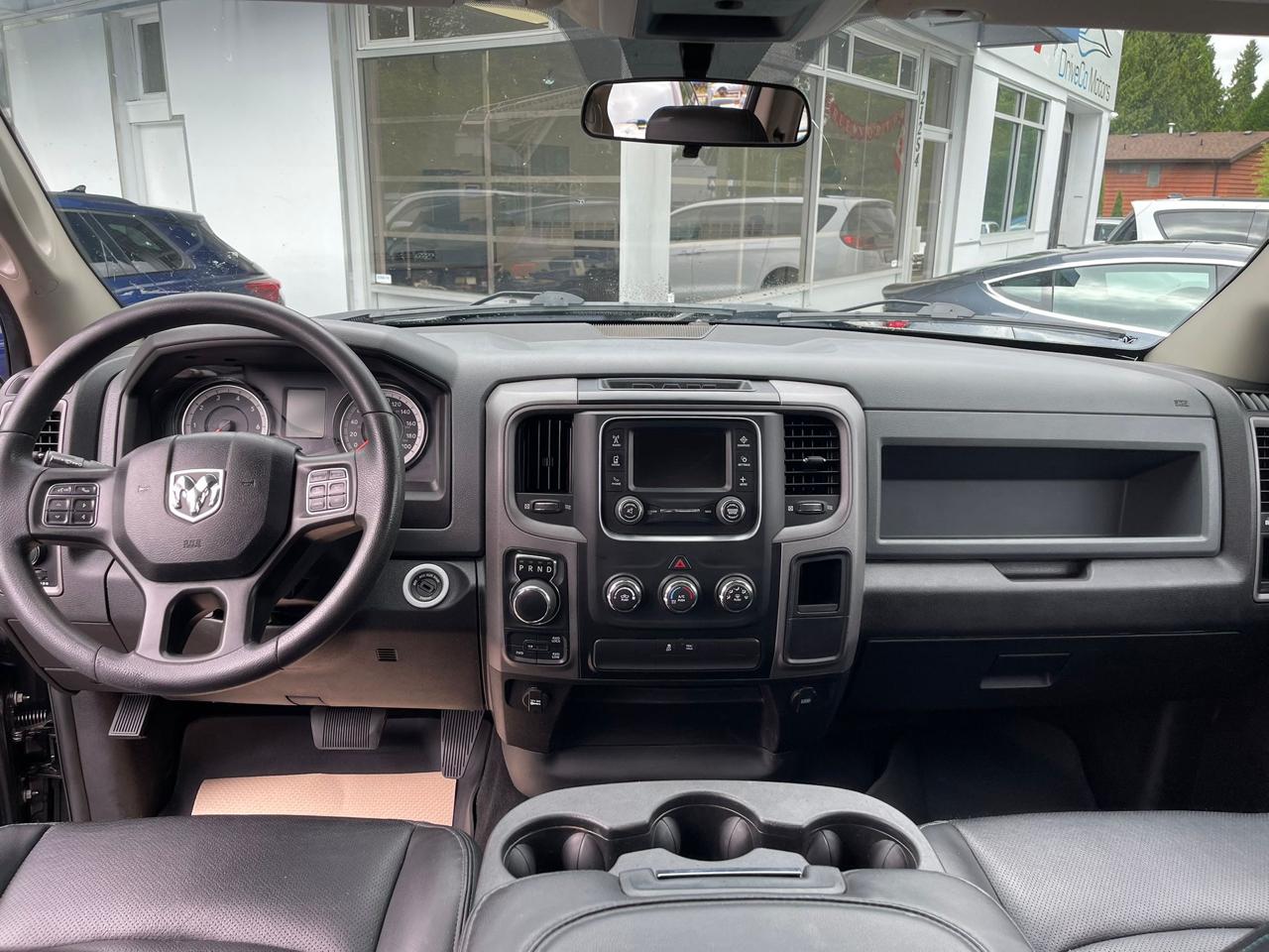 RAM 1500 Classic Express 4x4 Crew Cab 5'7" Box 2020