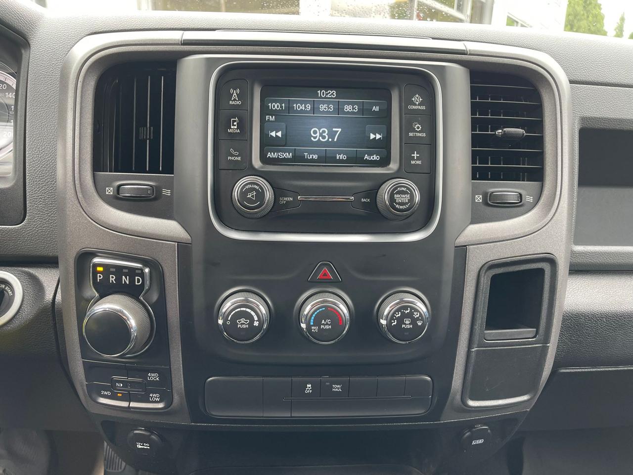 RAM 1500 Classic Express 4x4 Crew Cab 5'7" Box 2020