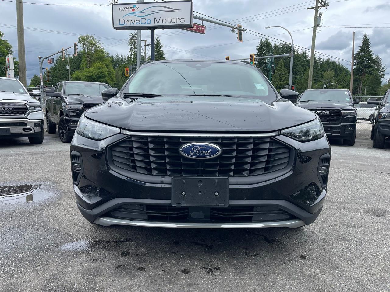 Ford Escape Platinum AWD 2025