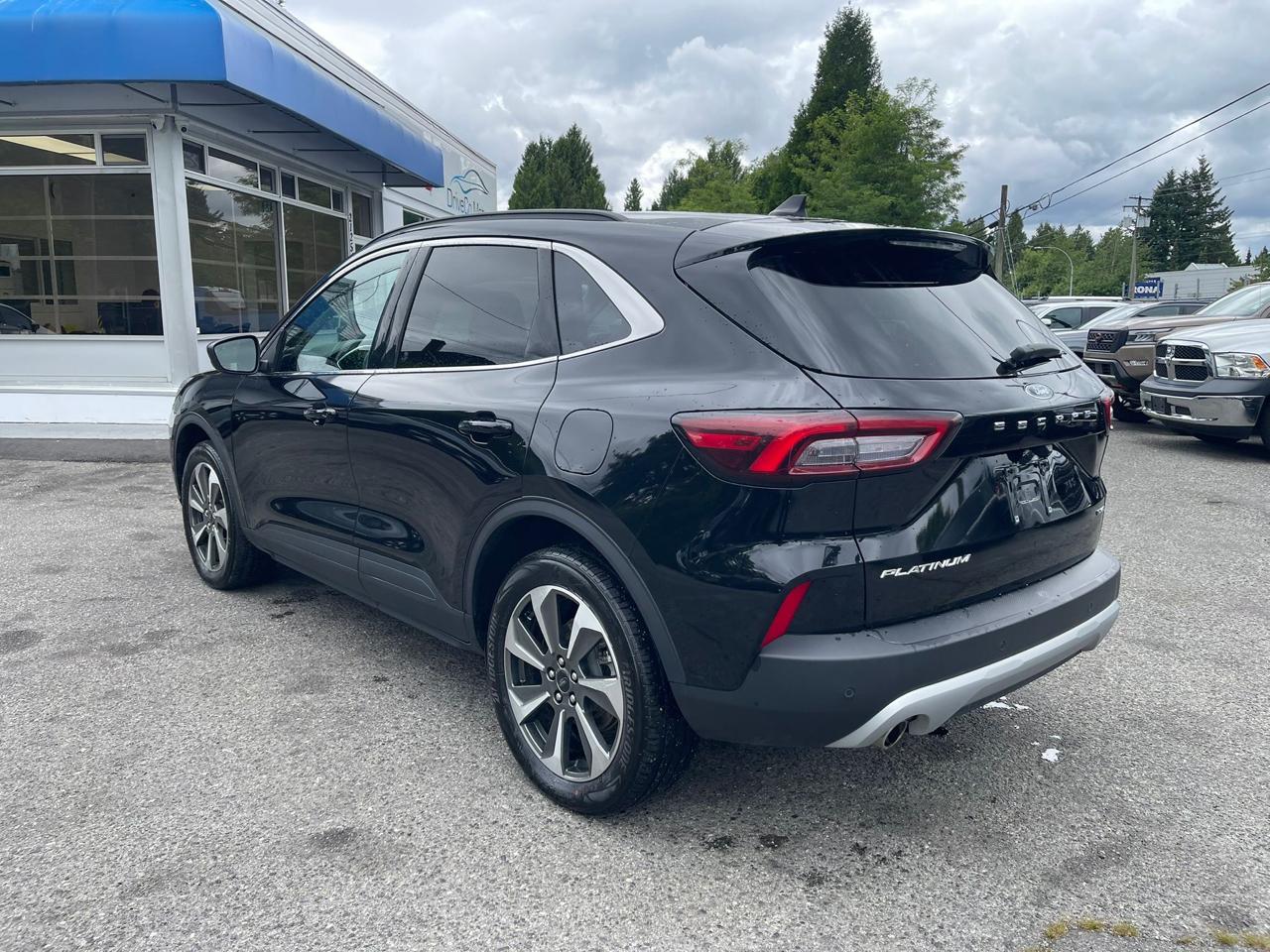 Ford Escape Platinum AWD 2025