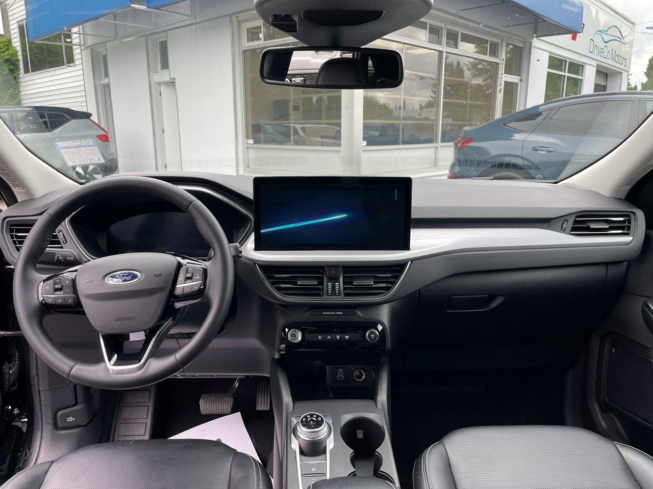 Ford Escape Platinum AWD 2025