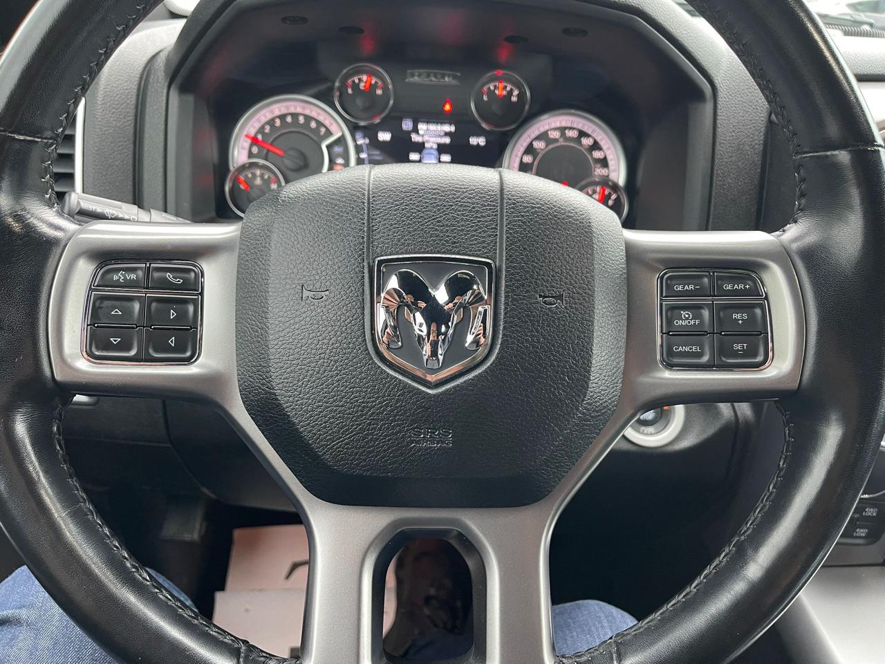 RAM 1500 Classic Warlock 4x4 Crew Cab 5'7" Box 2021