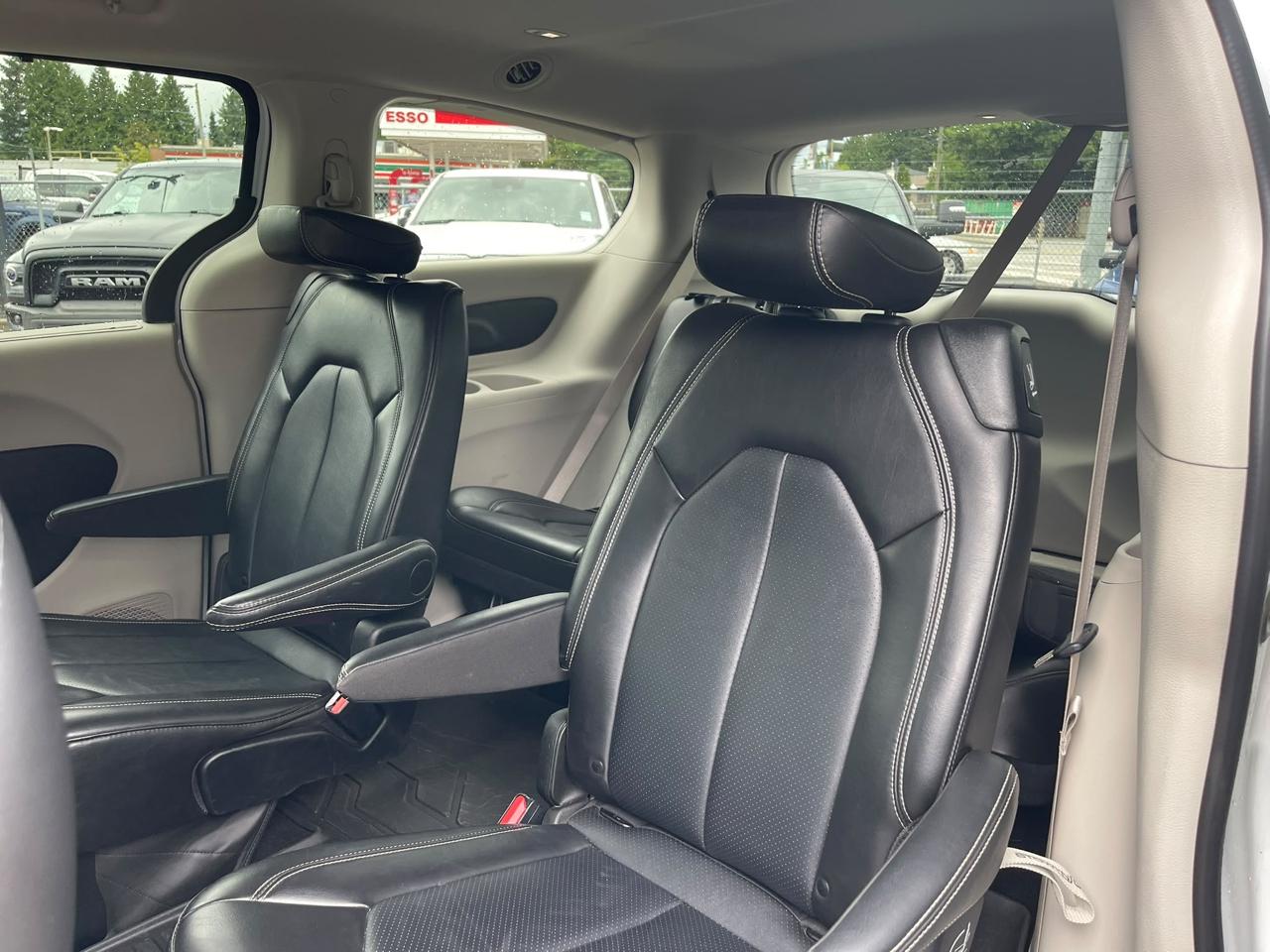 Chrysler Pacifica Touring-L FWD 2024