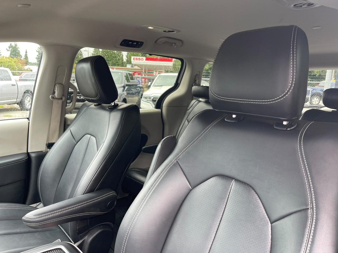 Chrysler Pacifica Touring-L FWD 2024