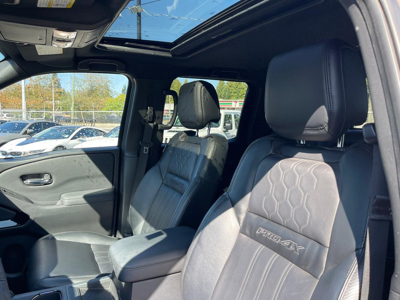 Nissan Frontier Crew Cab 4x4 PRO-4X Auto 2022
