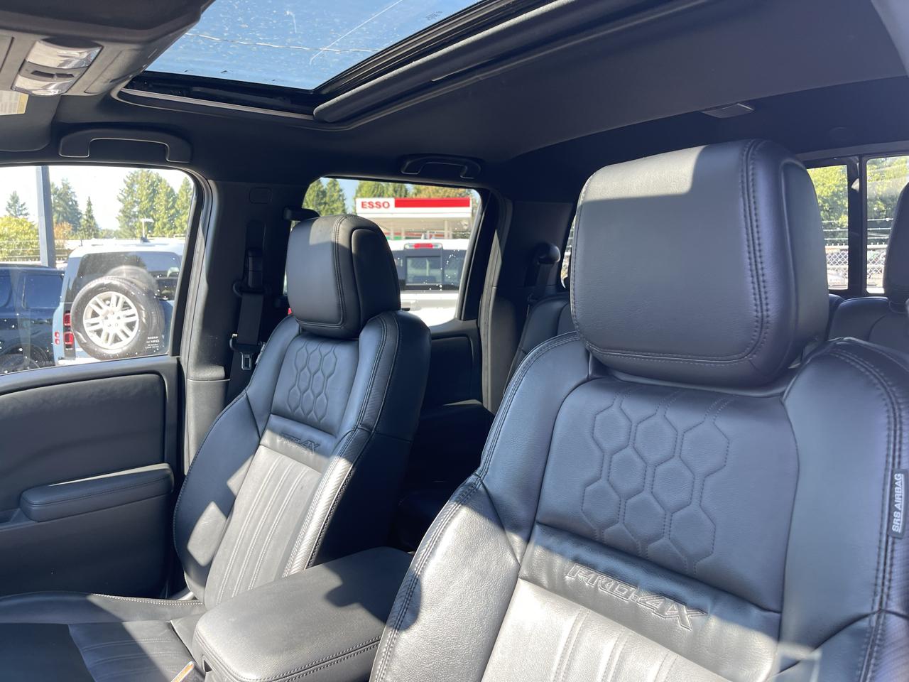 Nissan Frontier Crew Cab 4x4 PRO-4X Auto 2022